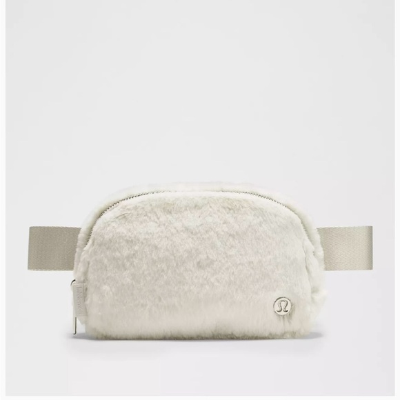 lululemon athletica White Furry Bag - Picture 1 of 6